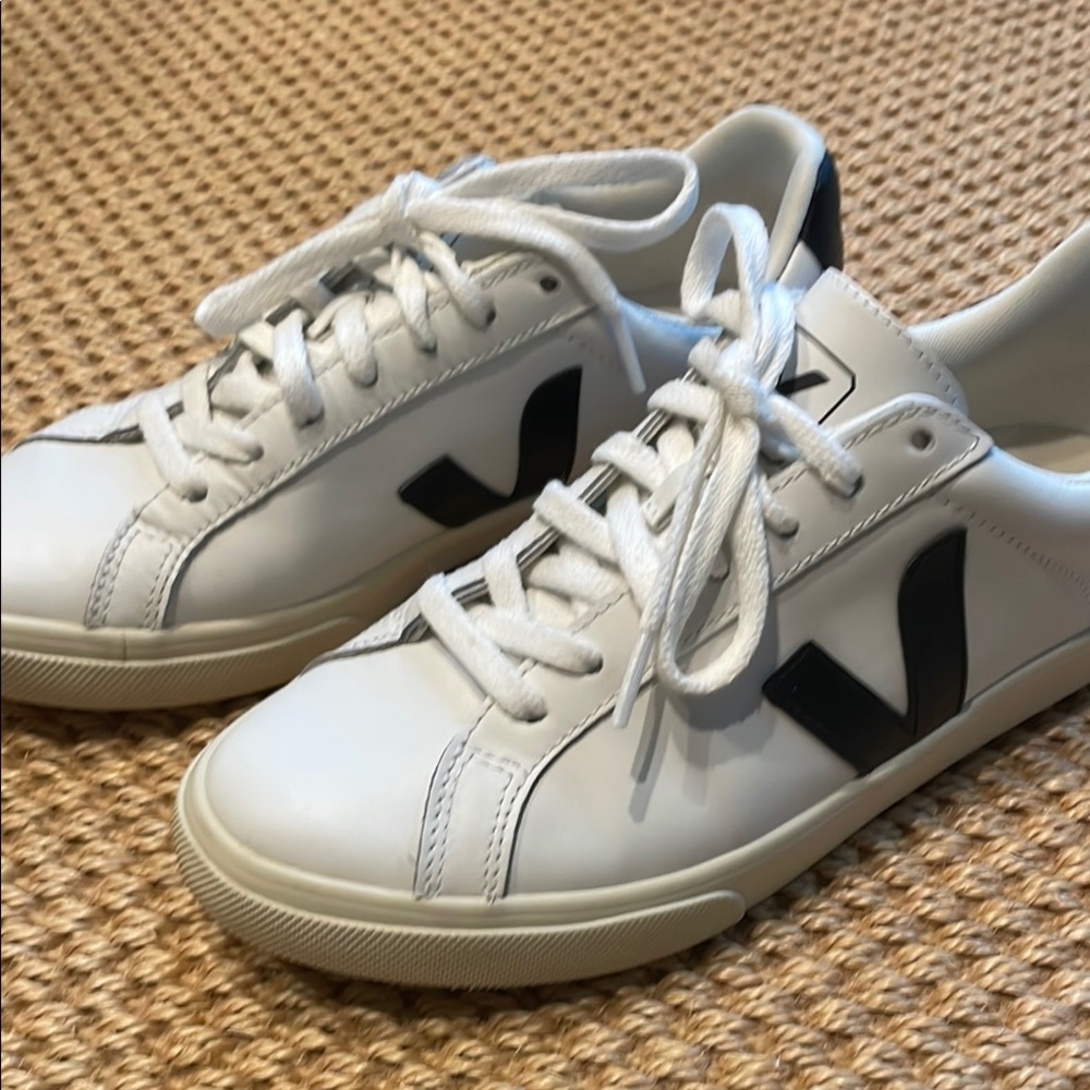 Veja White and Black Classic Sneakers